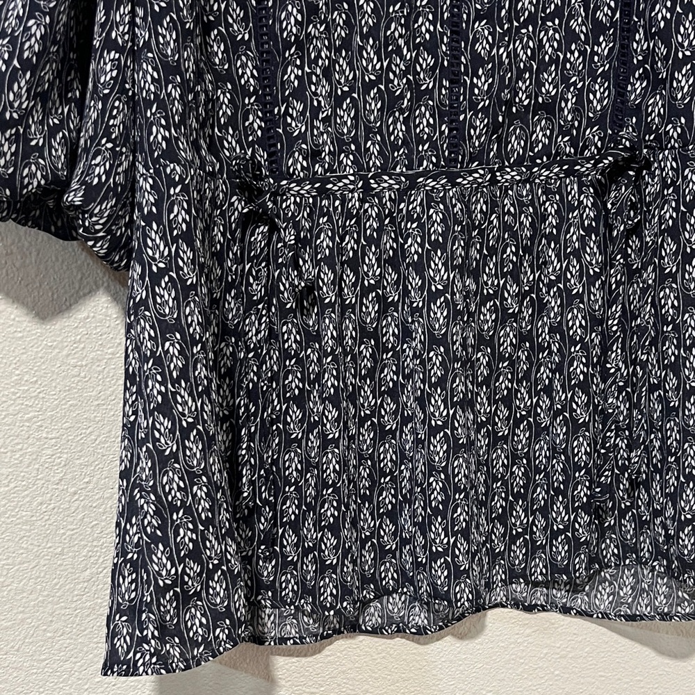 Ann Taylor Petite Floral Blouse - Picture 2 of 9